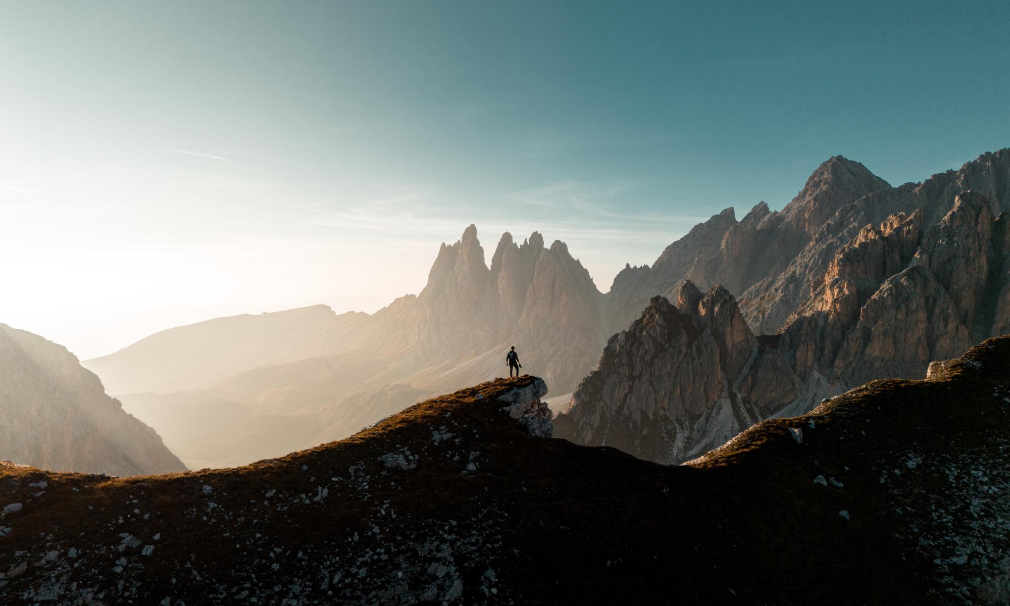 Mann in Dolomiten Südtirol